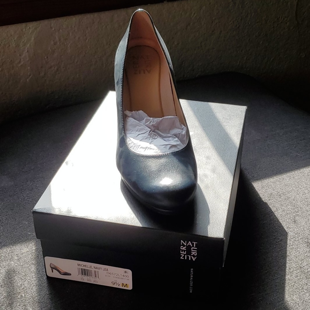 Navy Pumps by Naturalizer 9.5 M